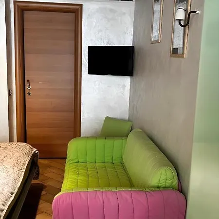 Sharonhome Valentano